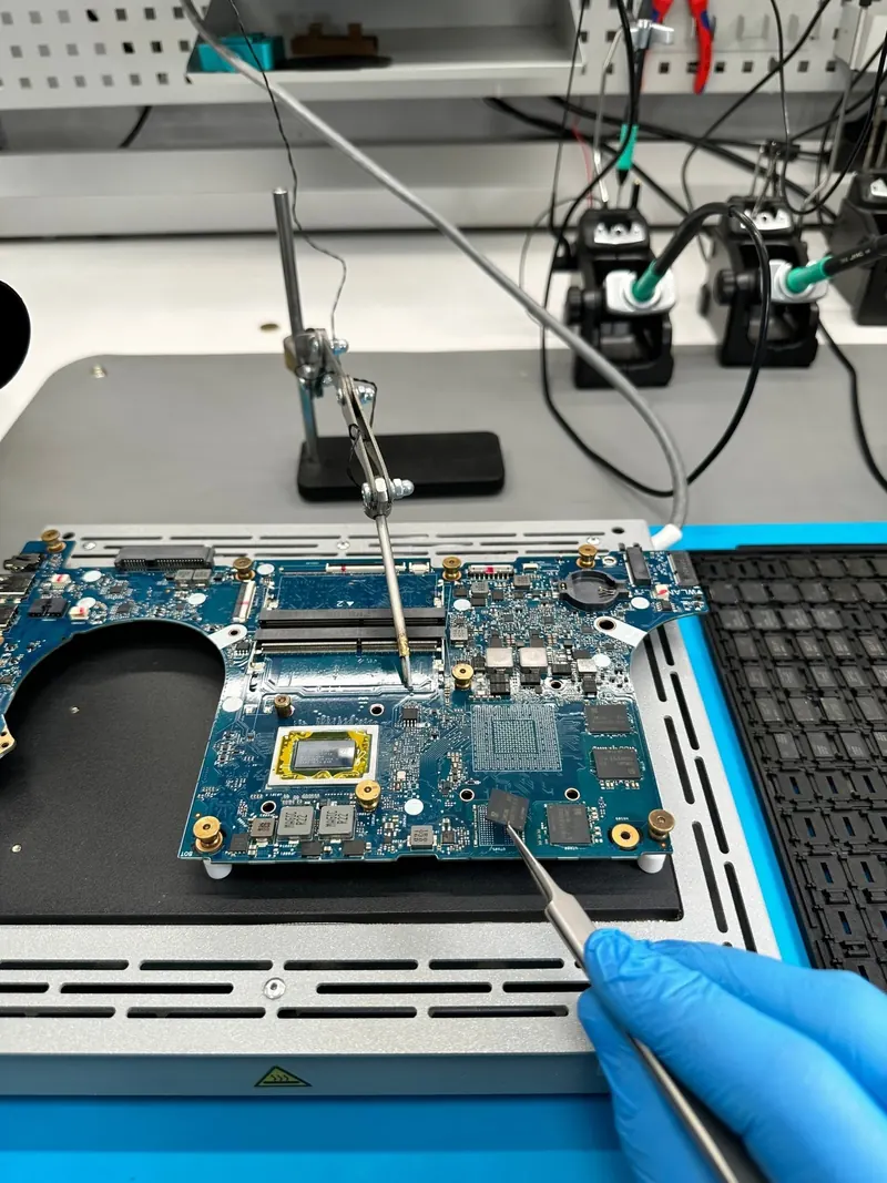 BGA-Chip-Tausch auf der Vorheizplatte